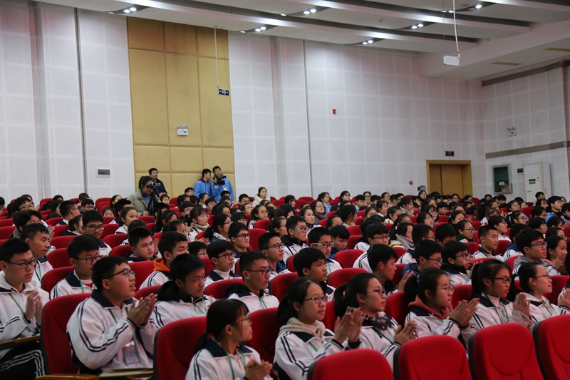 学生鼓掌_副本.jpg